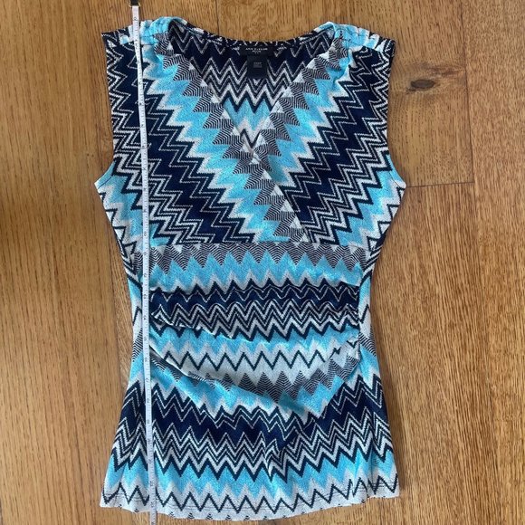 Ann Taylor Blue Black White Chevron Sleeveless Blouse XXSP - Picture 6 of 6